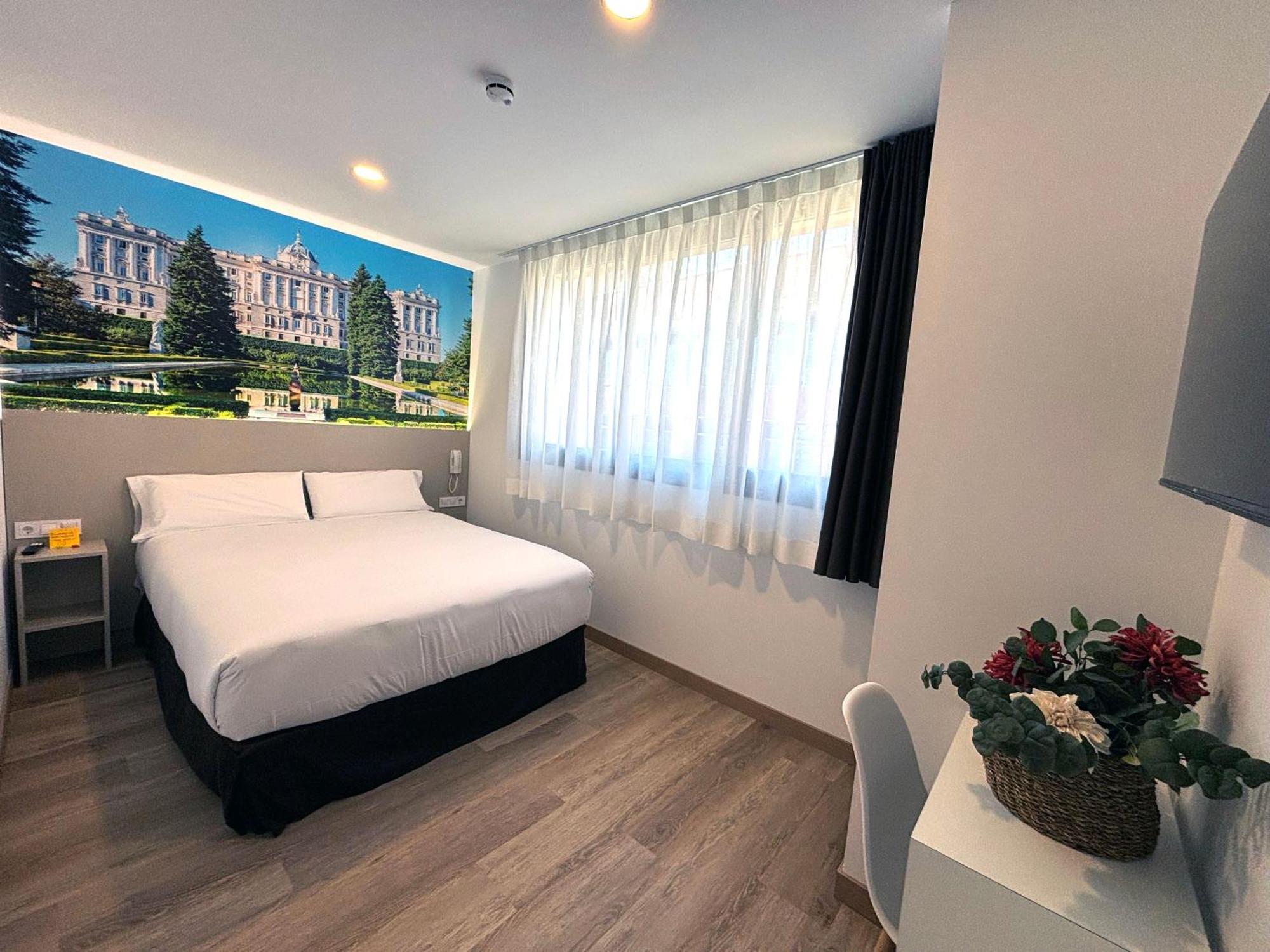 Hotel Bestprice Alegria Мадрид Екстериор снимка